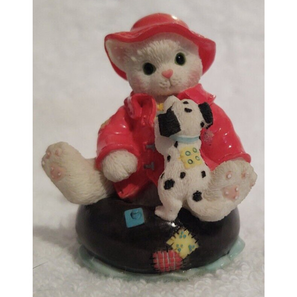 Calico Kittens by Priscilla Hillman & Enesco Friendship Stays Afloat 1997 - Picture 1 of 10